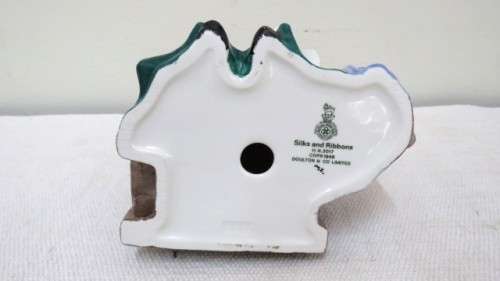 Stunning Rare Vintage 1948 Royal Doulton `Silks And Ribbons` HN 2017 Porcelain Figurine H: 160 mm