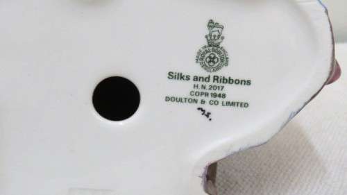 Stunning Rare Vintage 1948 Royal Doulton `Silks And Ribbons` HN 2017 Porcelain Figurine H: 160 mm