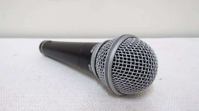 Vintage Cased Set Of Three Samson R21 Dynamic Vocal Microphones With Mic Clips In Working Order