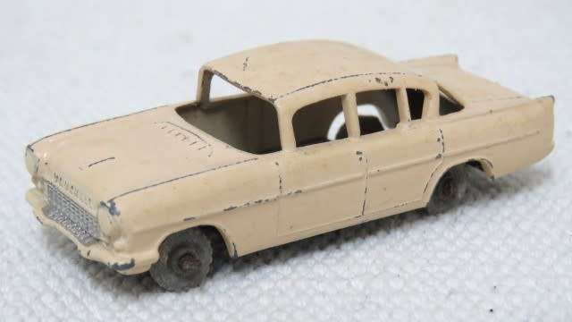 Fabulous Vintage Lesney Die Cast Vauxhall Cresta No. 22 No Box Scale 1:64 L: 66 mm SOLD AS IS