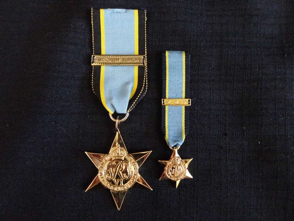 WW 2 Air Crew Europe Star Set Of Two Medals (Unnamed)