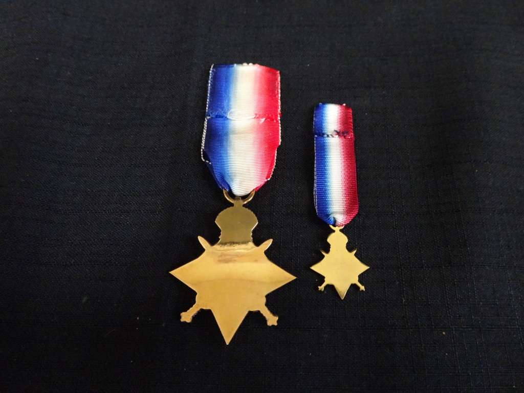 WW1 1914-1915 Set Of Two Star Medals (Unnamed)