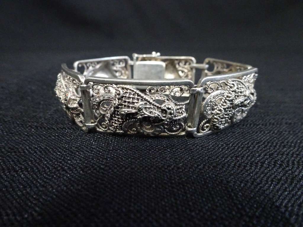 Stunning Silver Germany Bracelet With Beautifull Fine Designs