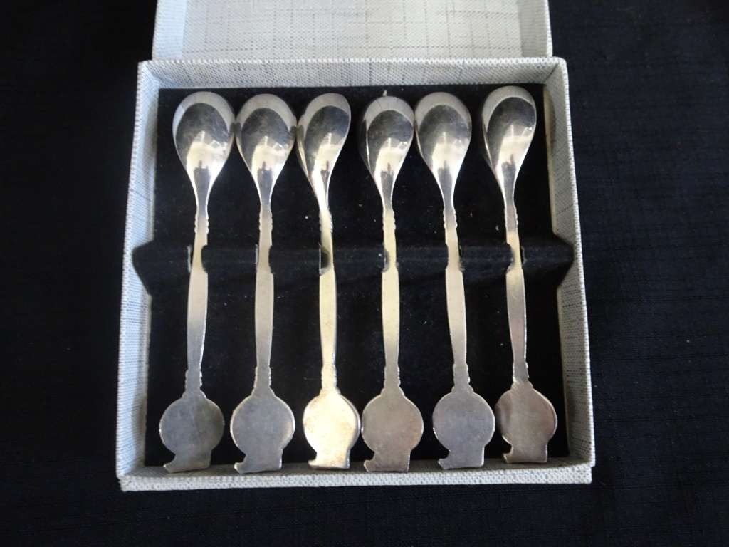 Beautiful Set Of Vintage Teaspoons ( FA.Schaap Deersum FR. Holland) Beautiful Set Of Vintage Teaspo