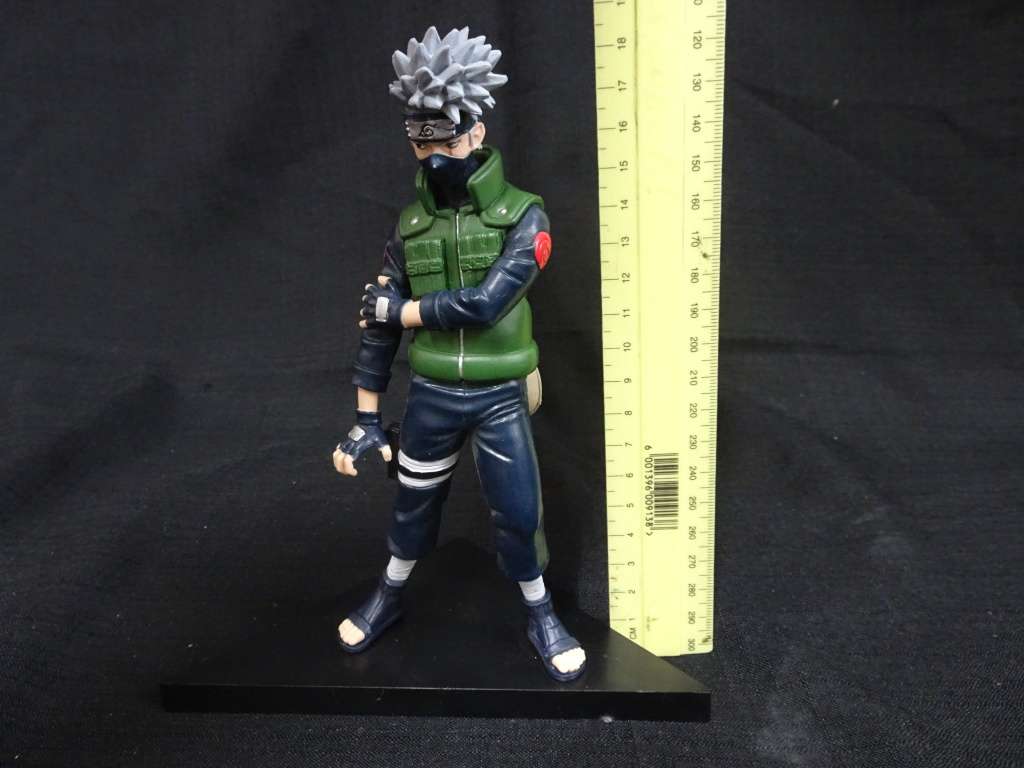 Stunning Naruto - Kakashi - Sasori Action DXF Figurine (H - 18cm / B - 16cm)