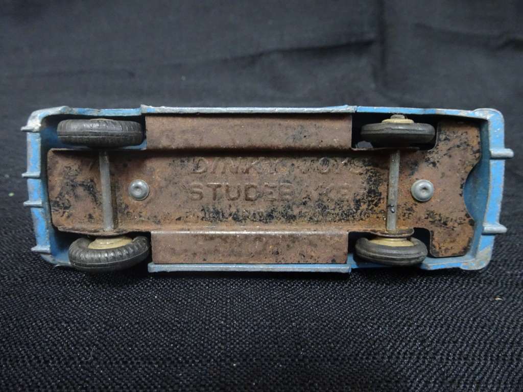 Dinky Toys Studebaker Made In England By Meccano LTD No 72 (L - 10.5cm)