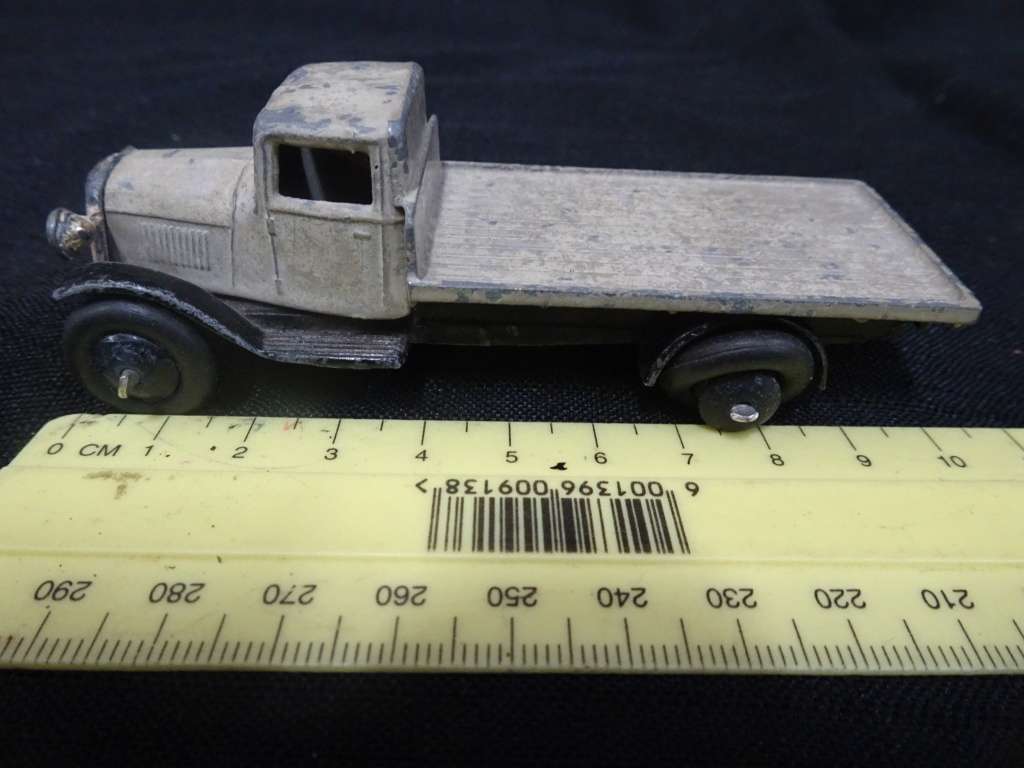 Dinky Toys Liverpool Series Flatbed Truck By Meccano LTD (L - 10.5cm)