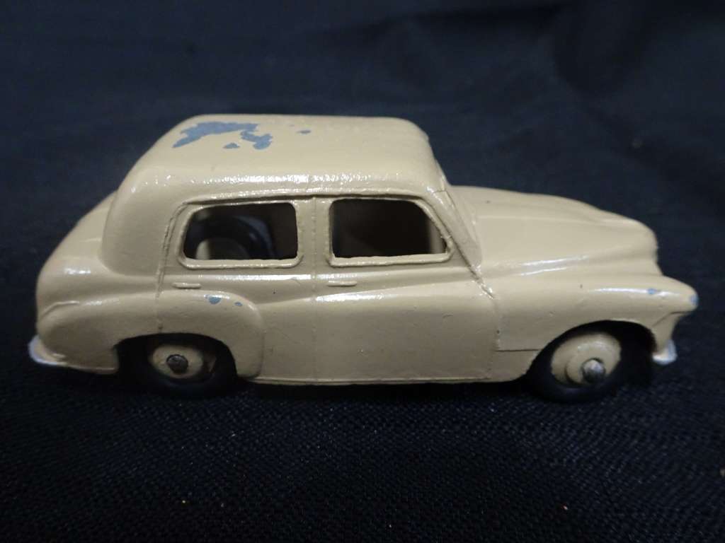 Dinky Toys Hillman Minx Made In England By Meccano LTD (L - 8.5cm)