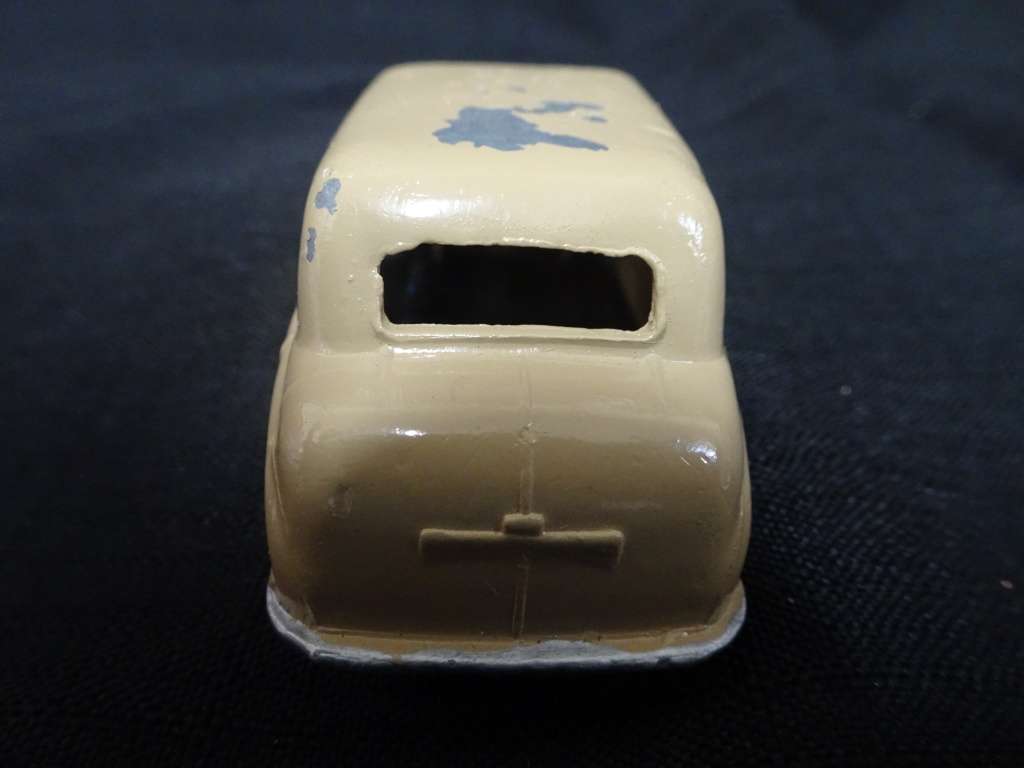 Dinky Toys Hillman Minx Made In England By Meccano LTD (L - 8.5cm)