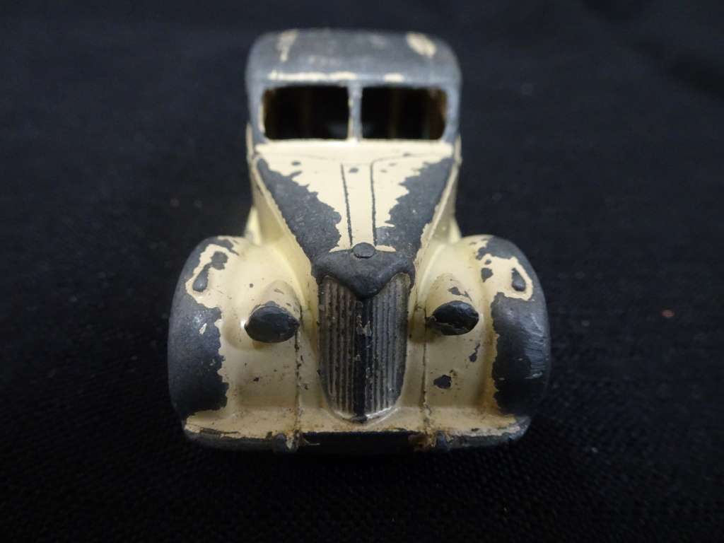 Dinky Toys Riley No 40A Made In England By Meccano LTD (L- 9cm)