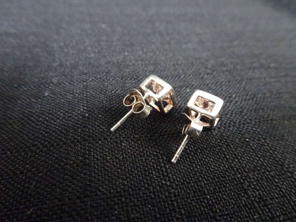 Beautiful Silver Diamante Square Stud Earring Set Marked 925 (2.3 Gram)