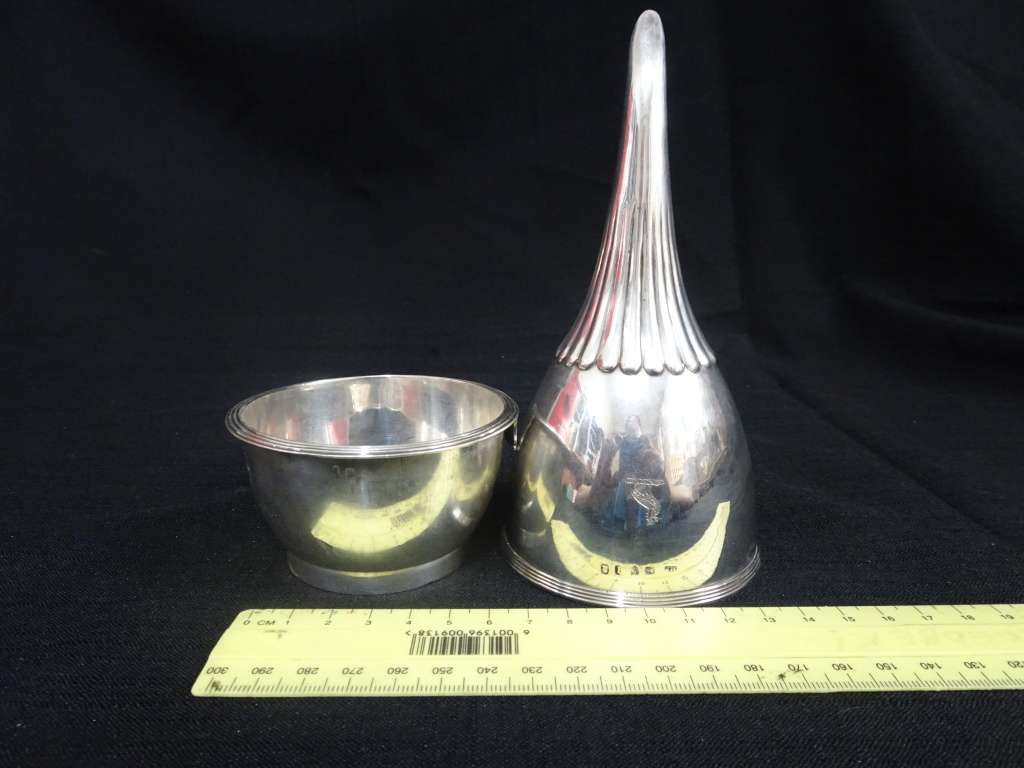 Stunning Antique Chester Hallmarked 1805 - 1806 Silver Wine Funnel And Strainer (178.2 gram)