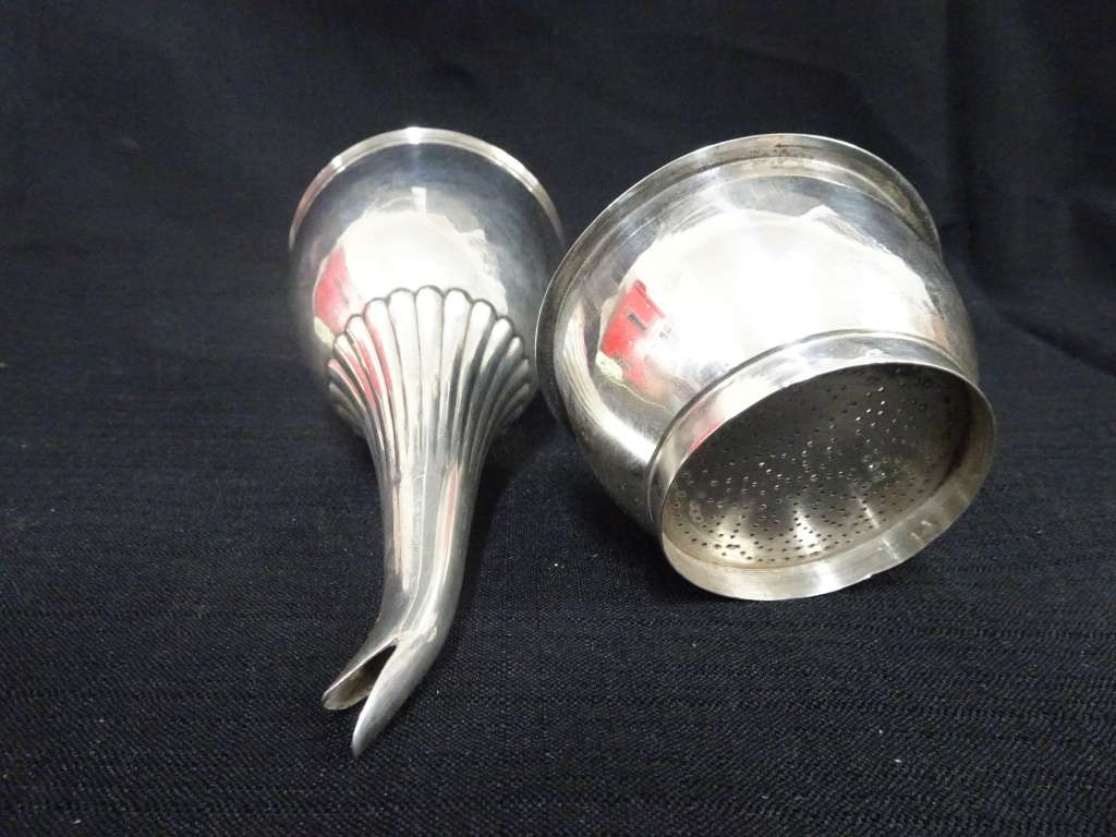 Stunning Antique Chester Hallmarked 1805 - 1806 Silver Wine Funnel And Strainer (178.2 gram)