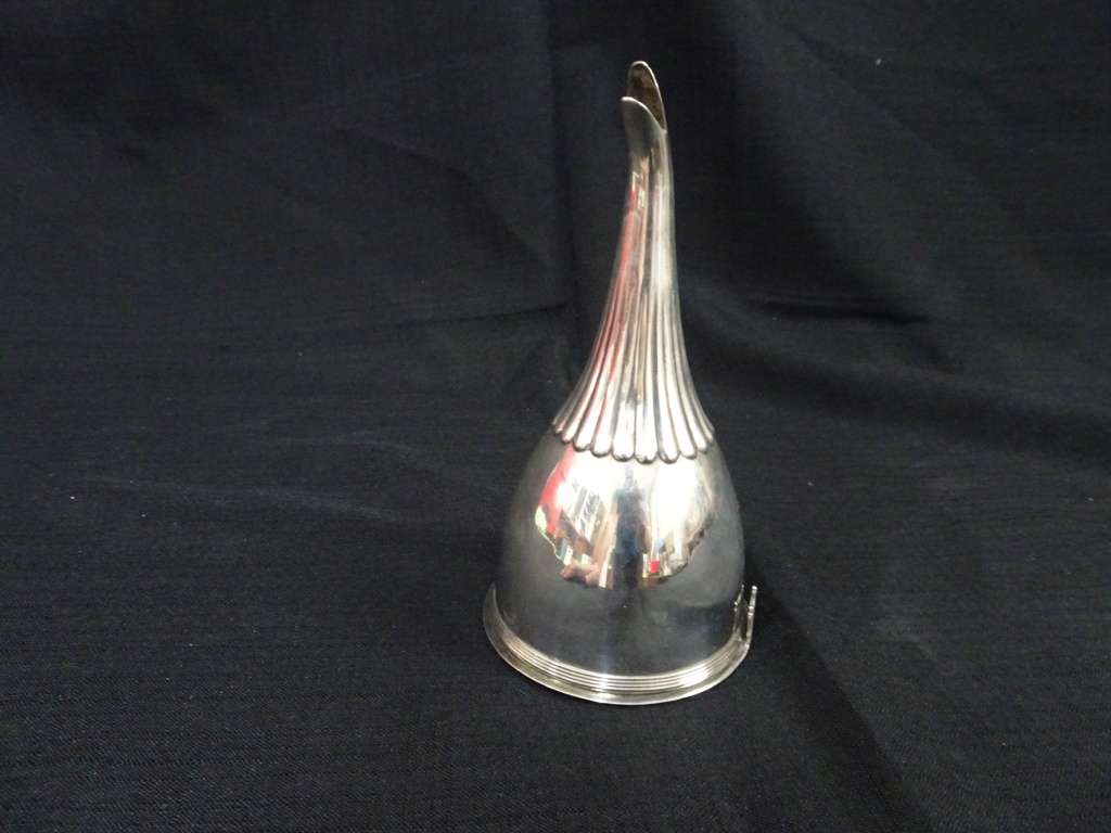 Stunning Antique Chester Hallmarked 1805 - 1806 Silver Wine Funnel And Strainer (178.2 gram)