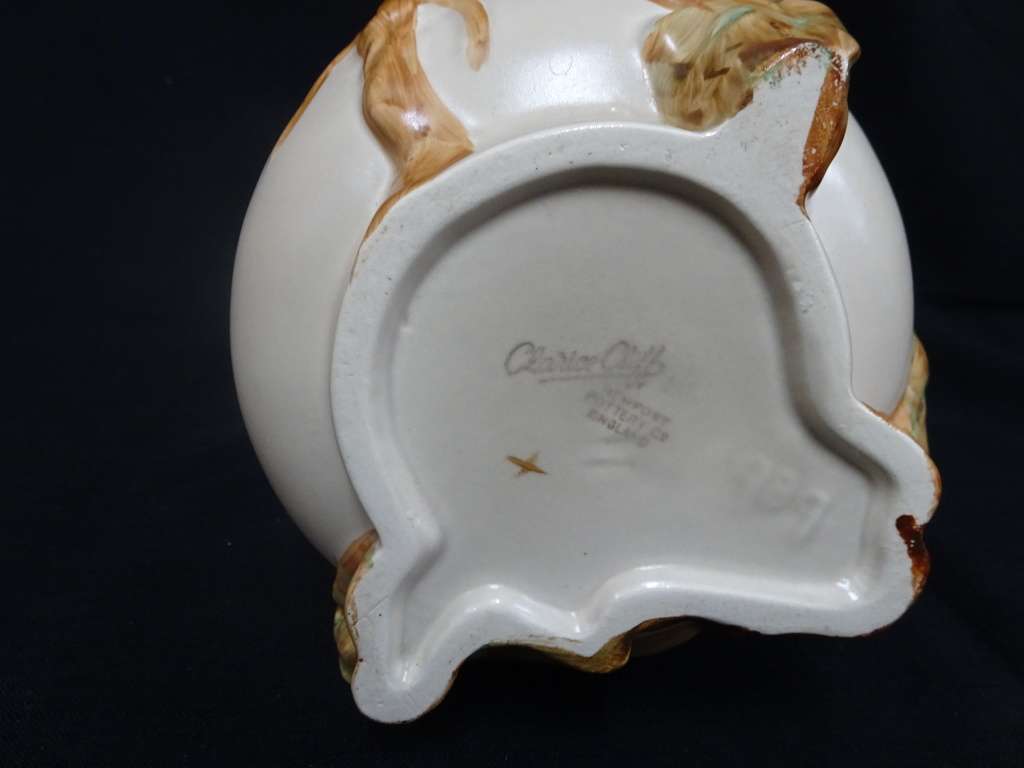 Stunning Vintage 1950`s Clarice Cliff Newport Pottery Indian Tree Pattern Vase Made In England