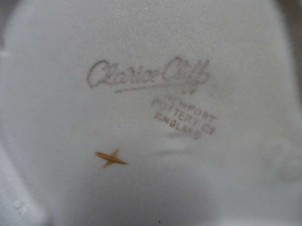 Stunning Vintage 1950`s Clarice Cliff Newport Pottery Indian Tree Pattern Vase Made In England