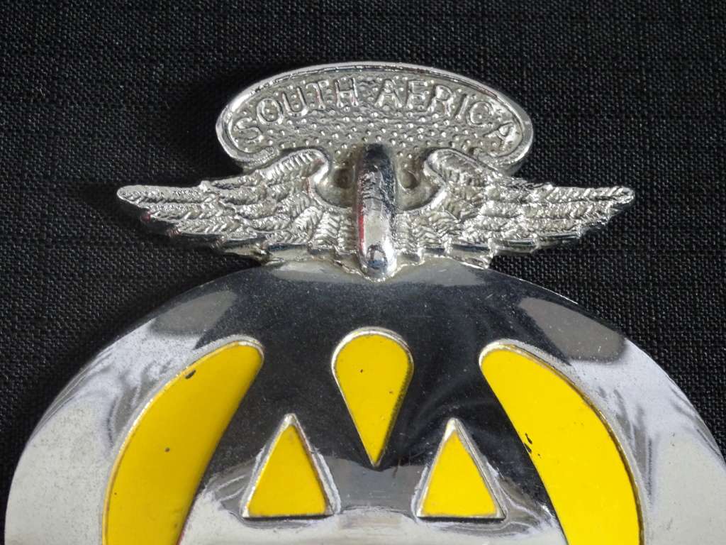 Vintage AA (Automobile Association) South Africa Car Badge (H - 14cm / B - 9.5cm)