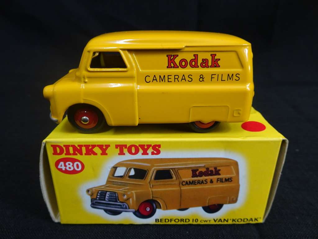 Dinky Toys Bedford Made By DeAgostine Mattel In Original Box (L : 8cm)