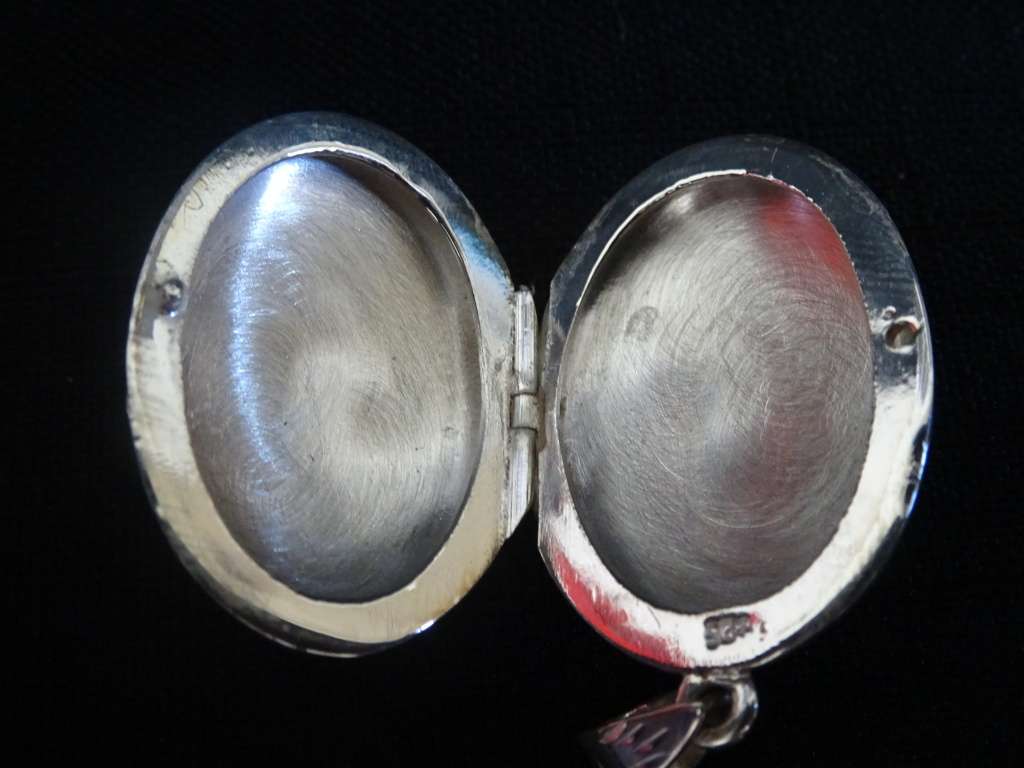 Stunning Antique Silver Locket, Photo Frame Victorian Style Locket (6.4 Gram) Clearly Market 925