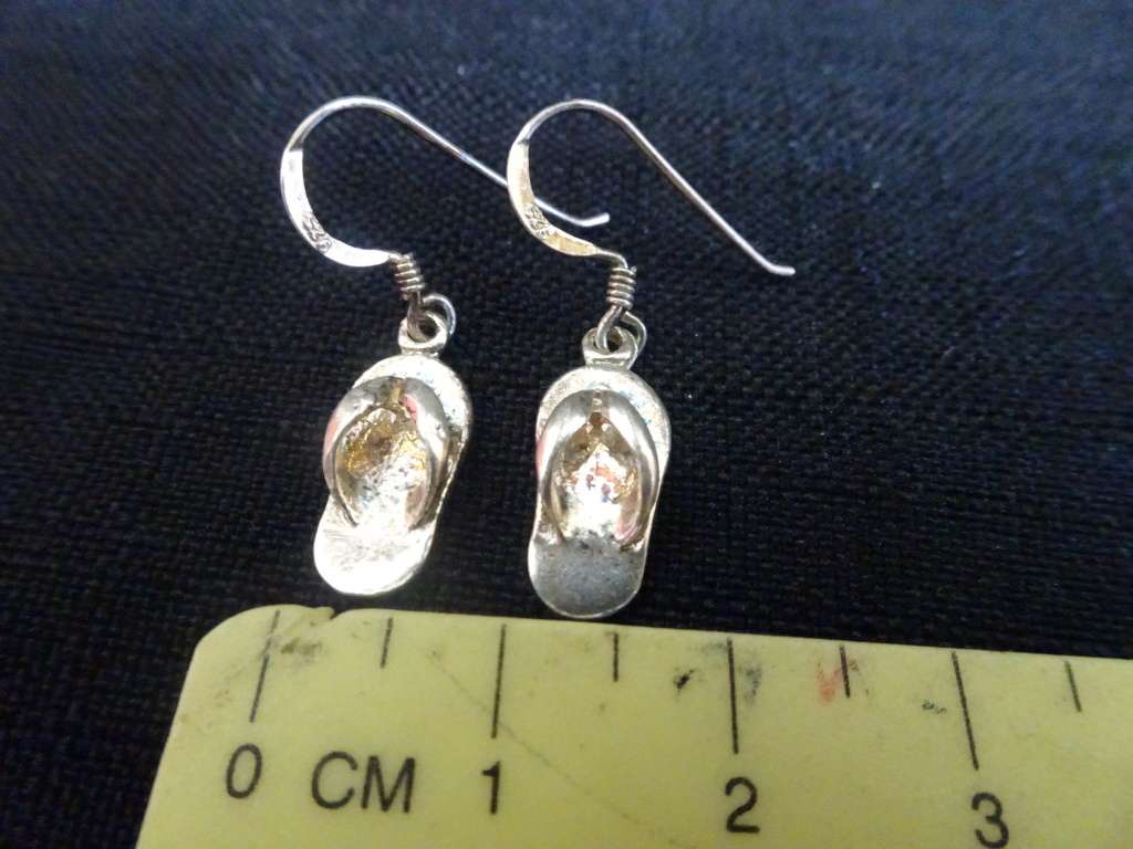 Stunning Sterling Silver Flip Flop Earring Set Marked 925 (2 gram)
