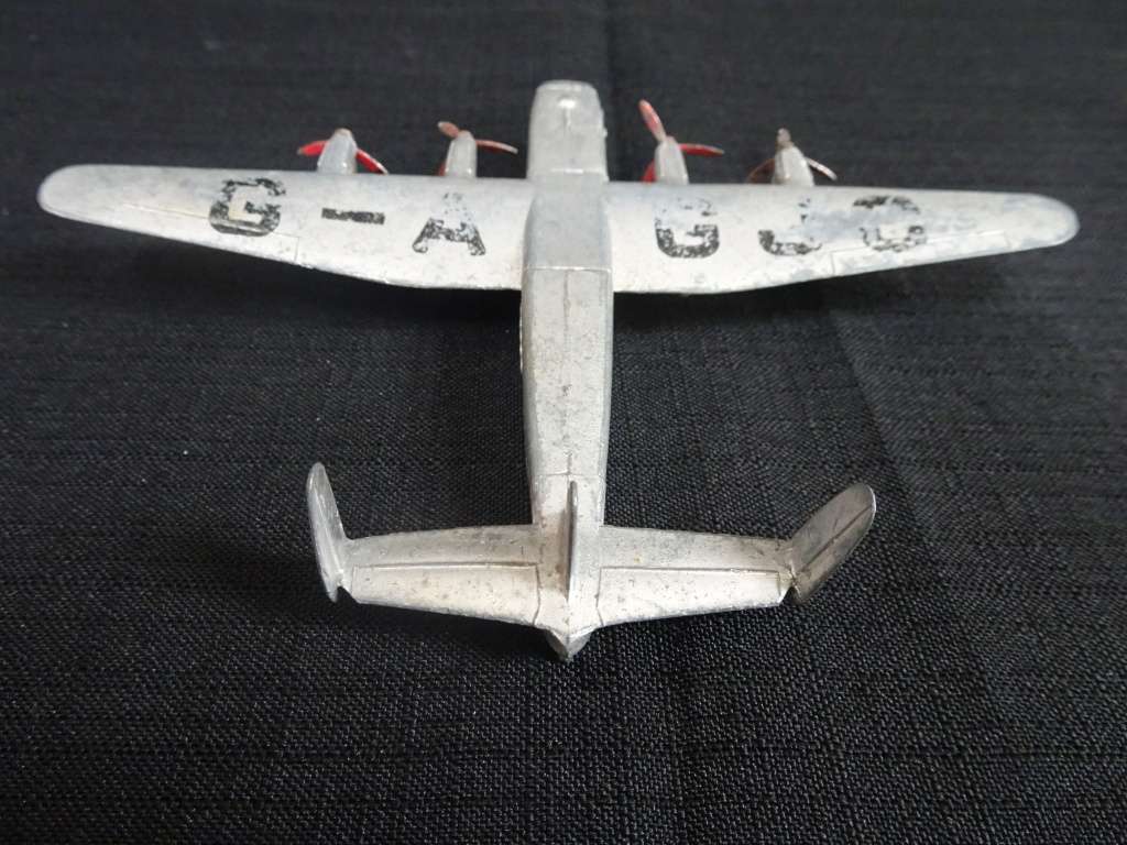 Dinky Toy York Airplane Made In England By Meccano LTD ( L - 12.5cm / B - 16.5cm)