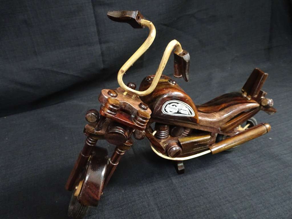 Stunning Hand Carved Wooden Harley Davidson Motorcycle (L - 32cm / H - 20cm)