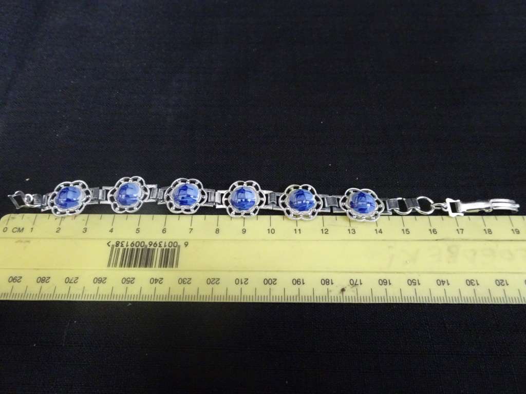 Stunning Sterling Silver Filigree Texture Round White And Blue Delft Porcelain Bracelet (6.5 Gram)