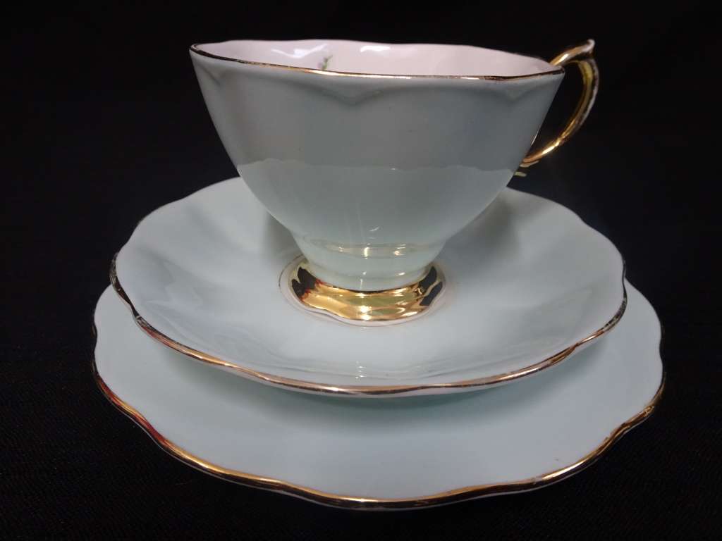 Stunning Vintage Royal Albert Trio Fine Bone China Set Made In England