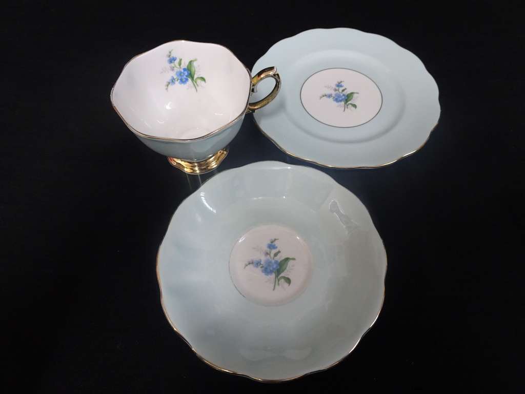 Stunning Vintage Royal Albert Trio Fine Bone China Set Made In England