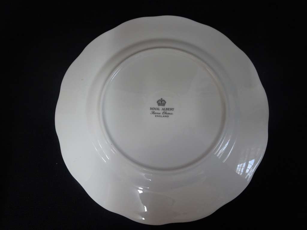 Stunning Vintage Royal Albert Trio Fine Bone China Set Made In England