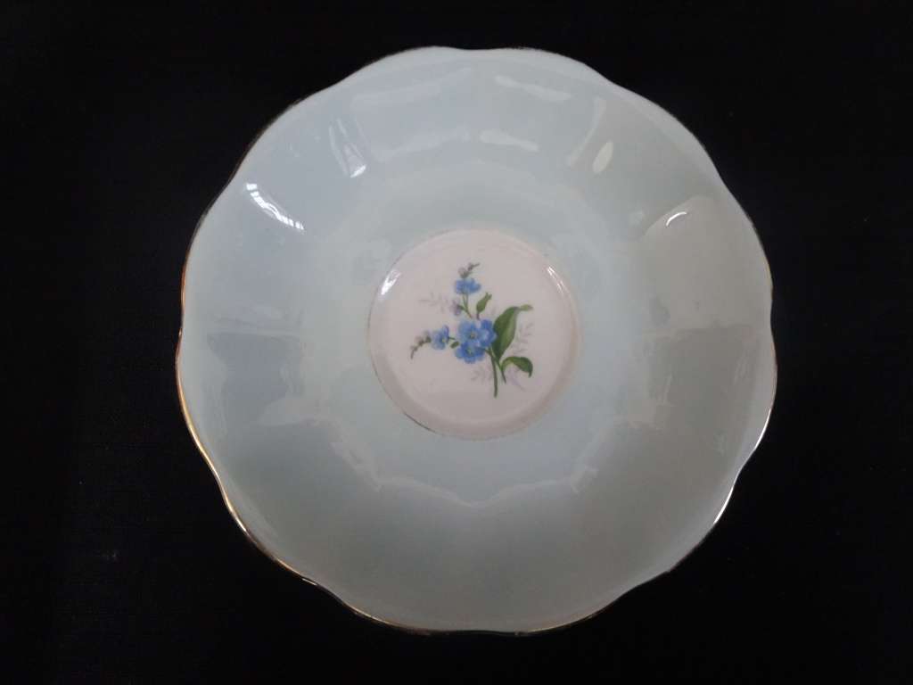 Stunning Vintage Royal Albert Trio Fine Bone China Set Made In England