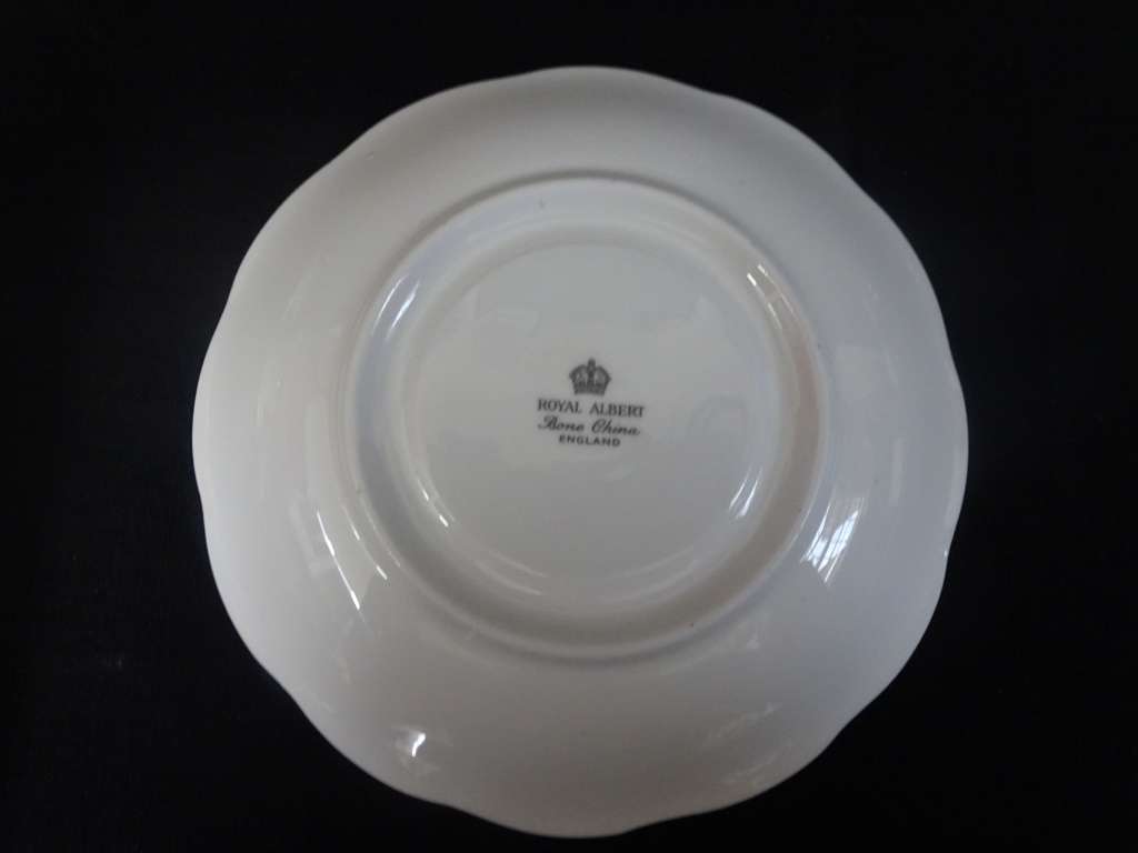 Stunning Vintage Royal Albert Trio Fine Bone China Set Made In England