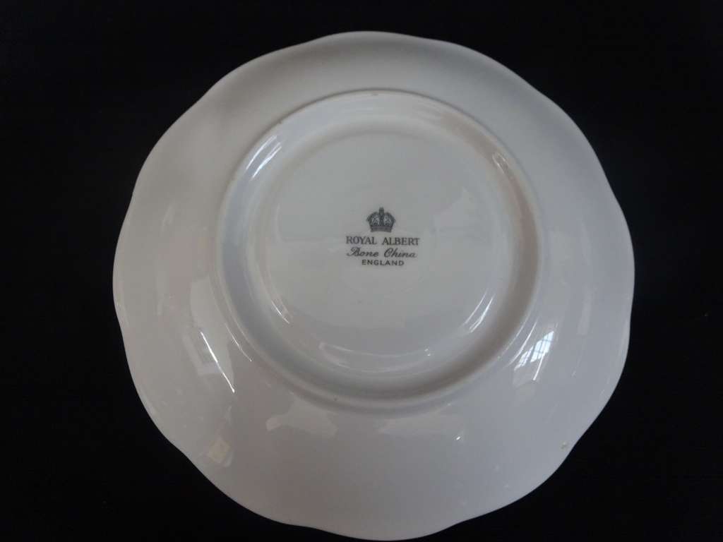 Stunning Vintage Royal Albert Trio Fine Bone China Set Made In England