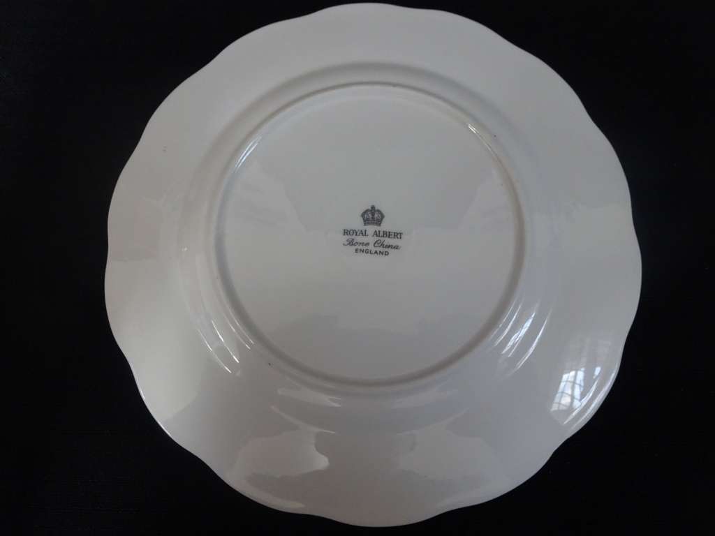Stunning Vintage Royal Albert Trio Fine Bone China Set Made In England
