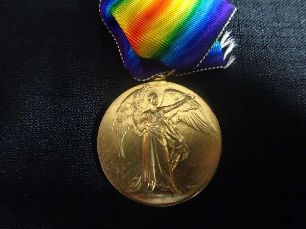 Set Of WW1 Medals Awarded To MHSK - J.G Veldsman Hopetown Comondo No 277 Clearly Marked