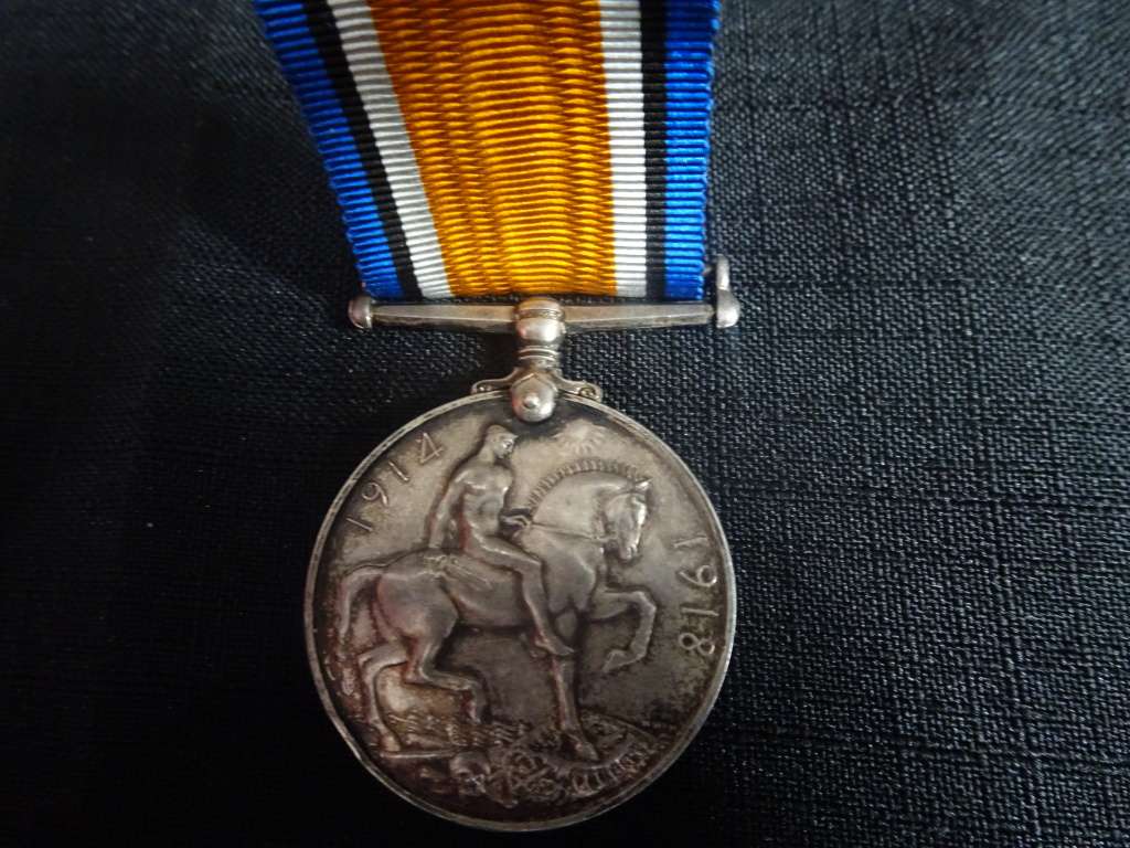 Set Of WW1 Medals Awarded To MHSK - J.G Veldsman Hopetown Comondo No 277 Clearly Marked