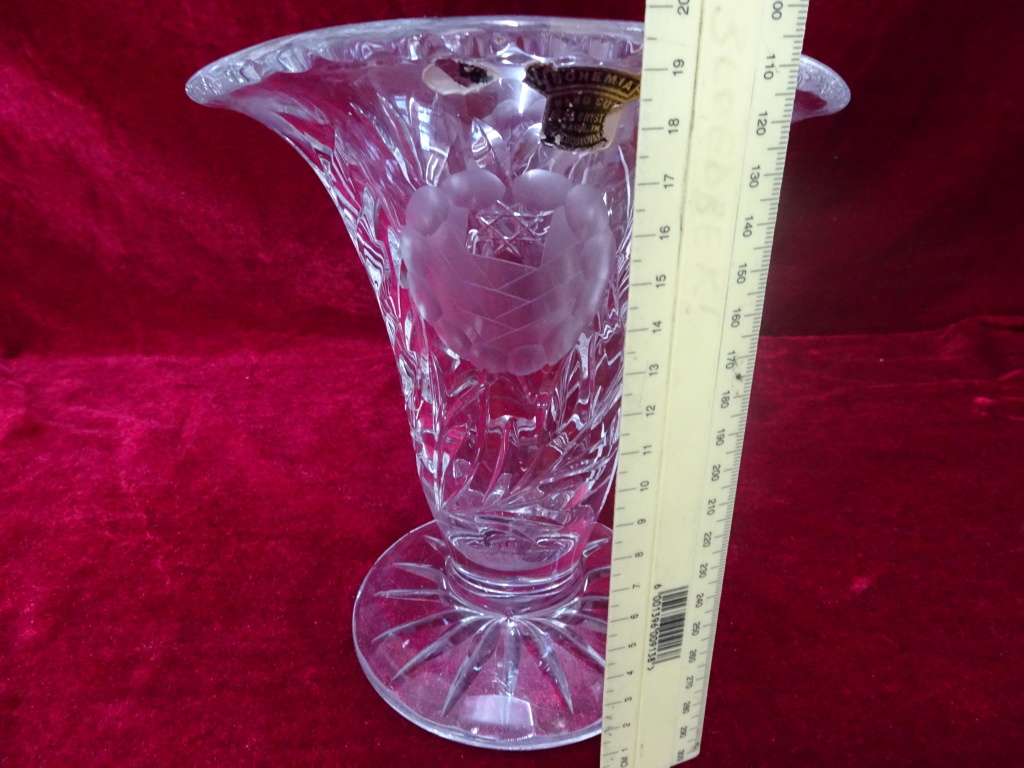 Stunning Bohemia Hand Cut Lead Crystal Flower Vase In Excellent Condition