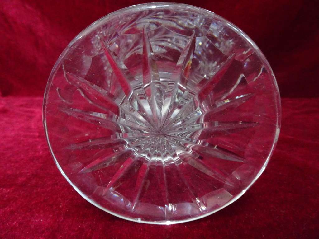 Stunning Bohemia Hand Cut Lead Crystal Flower Vase In Excellent Condition
