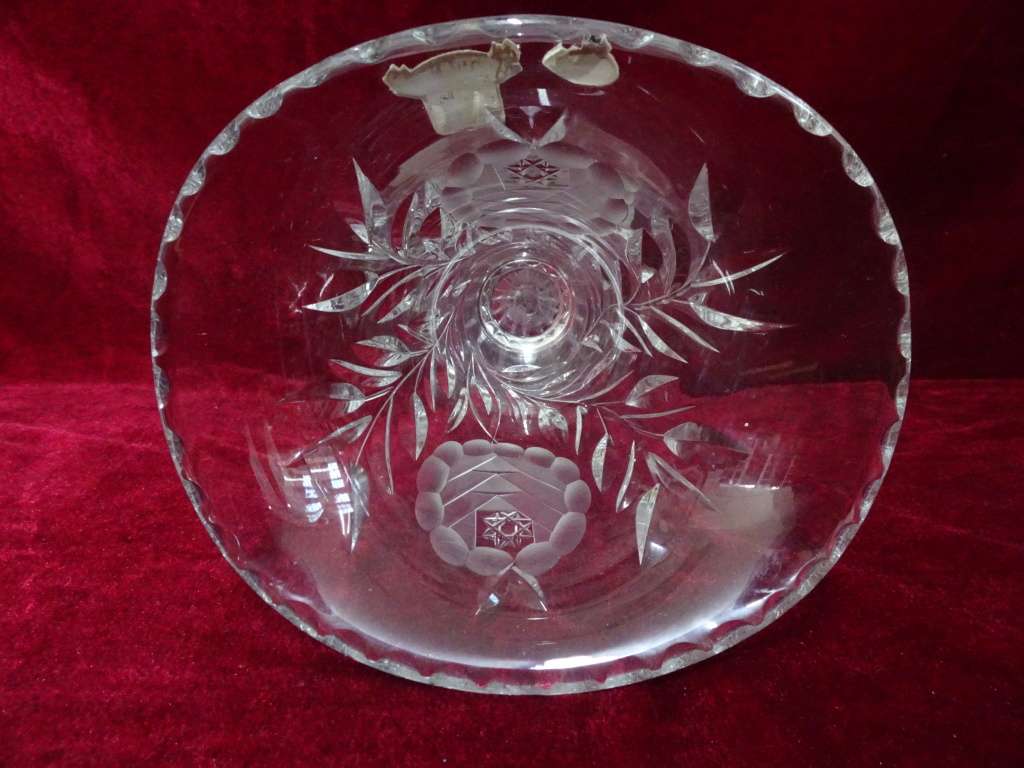 Stunning Bohemia Hand Cut Lead Crystal Flower Vase In Excellent Condition