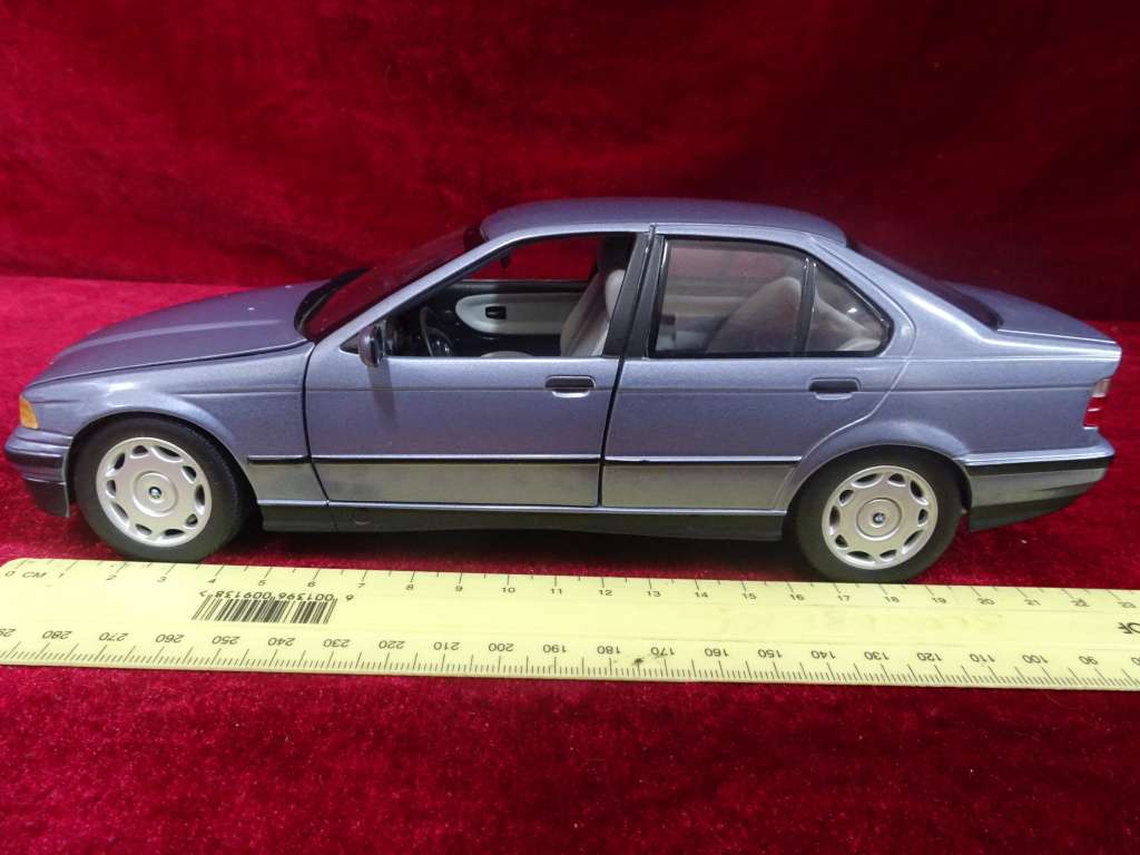 UT Models 1/18 Scale Diecast BMW Series 3 (No Box)