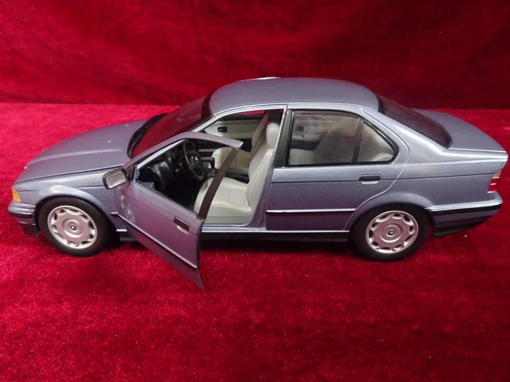 UT Models 1/18 Scale Diecast BMW Series 3 (No Box)