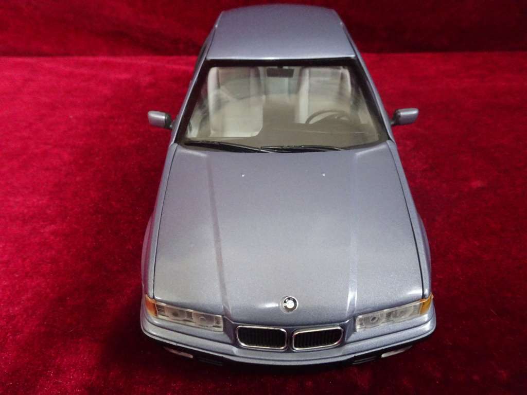 UT Models 1/18 Scale Diecast BMW Series 3 (No Box)