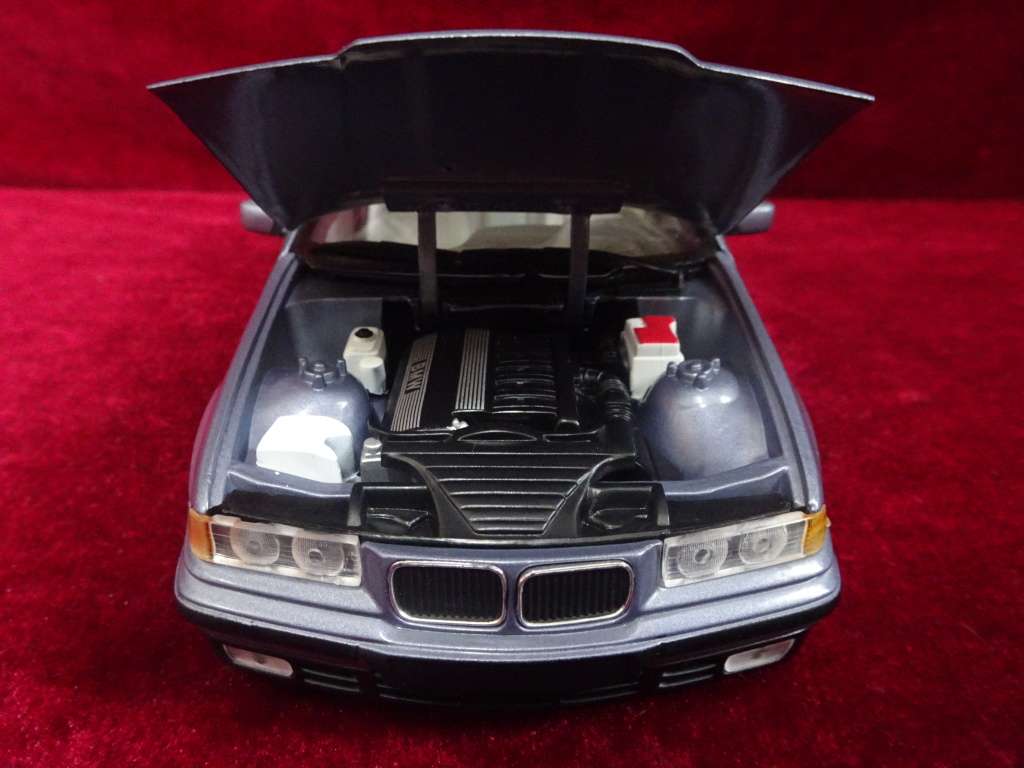 UT Models 1/18 Scale Diecast BMW Series 3 (No Box)