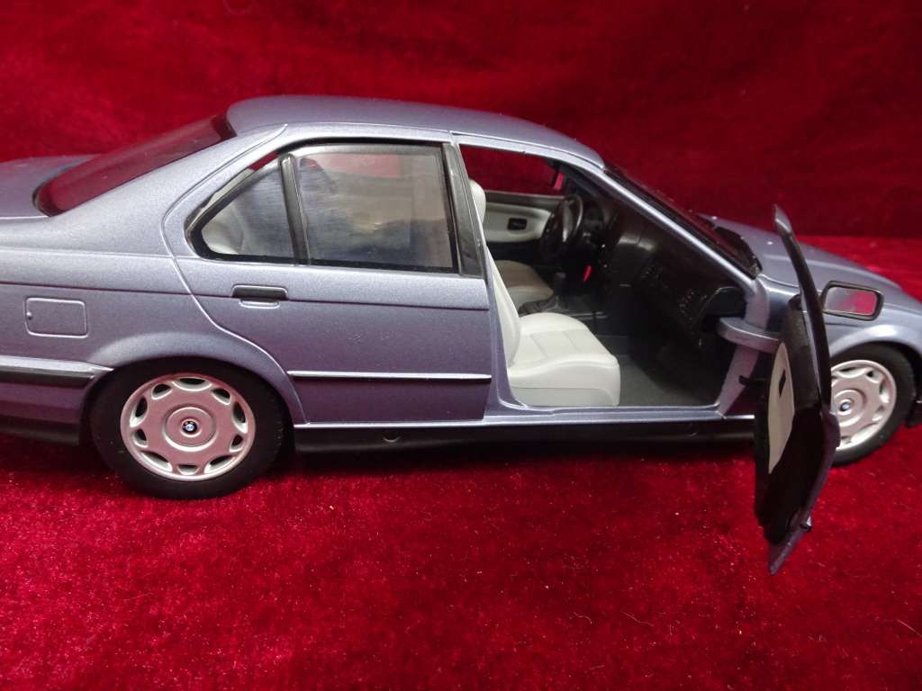 UT Models 1/18 Scale Diecast BMW Series 3 (No Box)