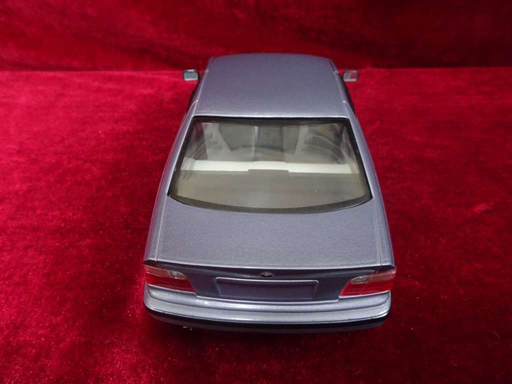 UT Models 1/18 Scale Diecast BMW Series 3 (No Box)