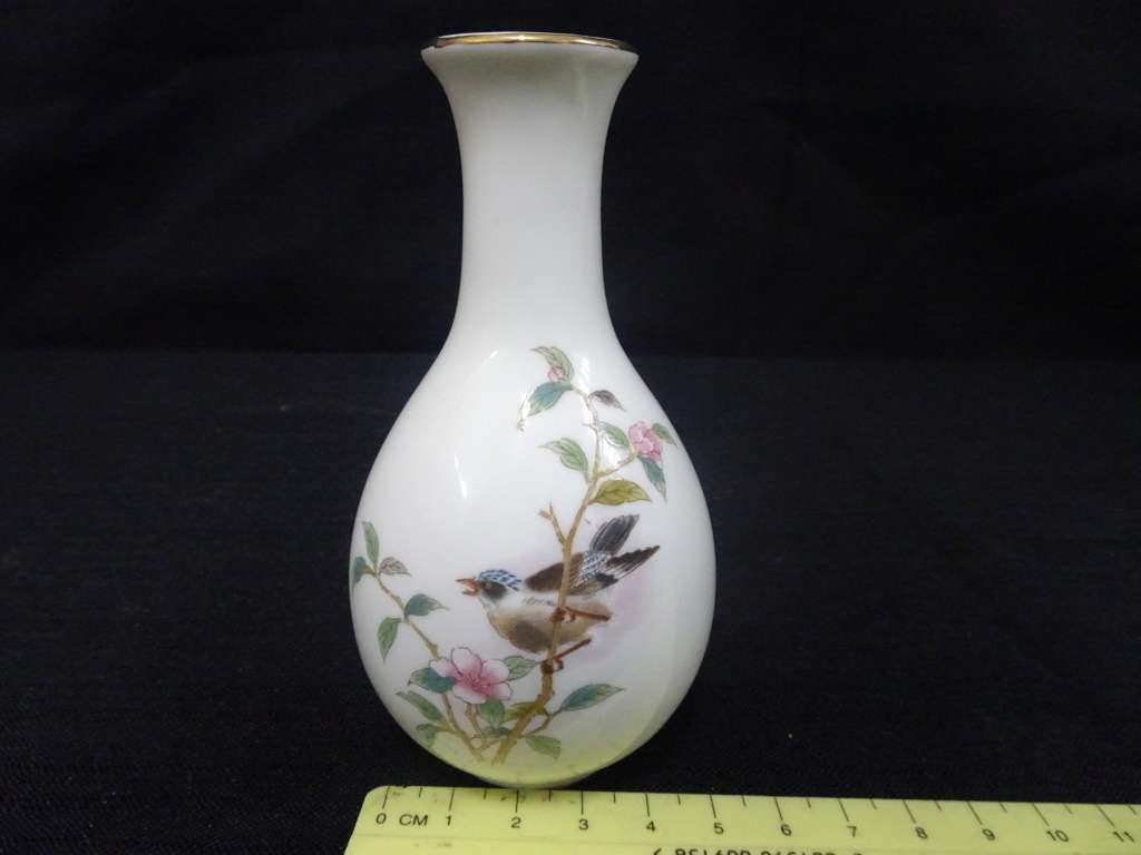 Japanese Yamaji 6` Porcelain Vase Floral Gold Pink Cherry Blossoms Singing Bird - In Excellent Cond