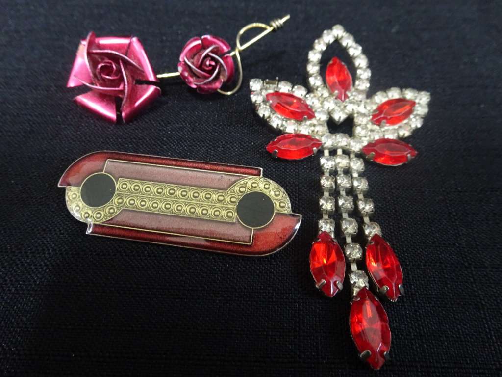 Three Stunning Vintage Costume Jewellery Brooches - See My Description