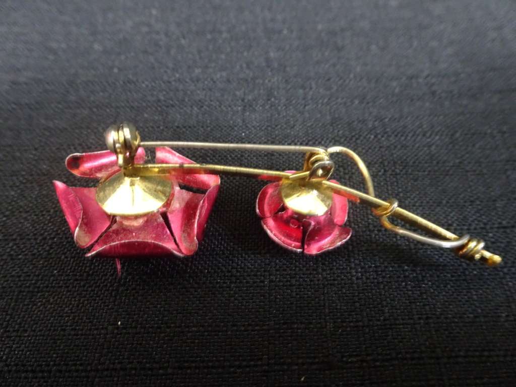 Three Stunning Vintage Costume Jewellery Brooches - See My Description