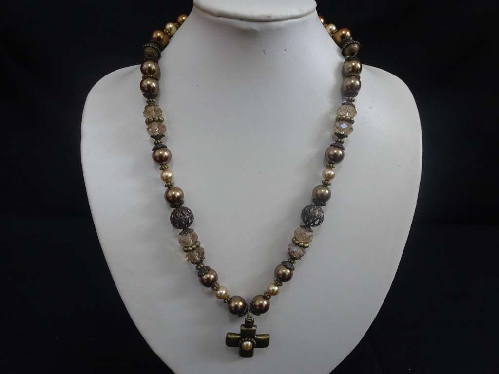 Beautiful Joblot Of Costume Jewellery - In Excellent Condition - See My Description