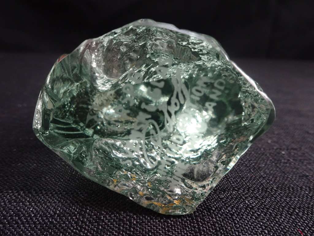 Svenskt Glass Crystal Woodpecker Bird Wren RSPB Limited edition Signed P.Hoff. Paperweight